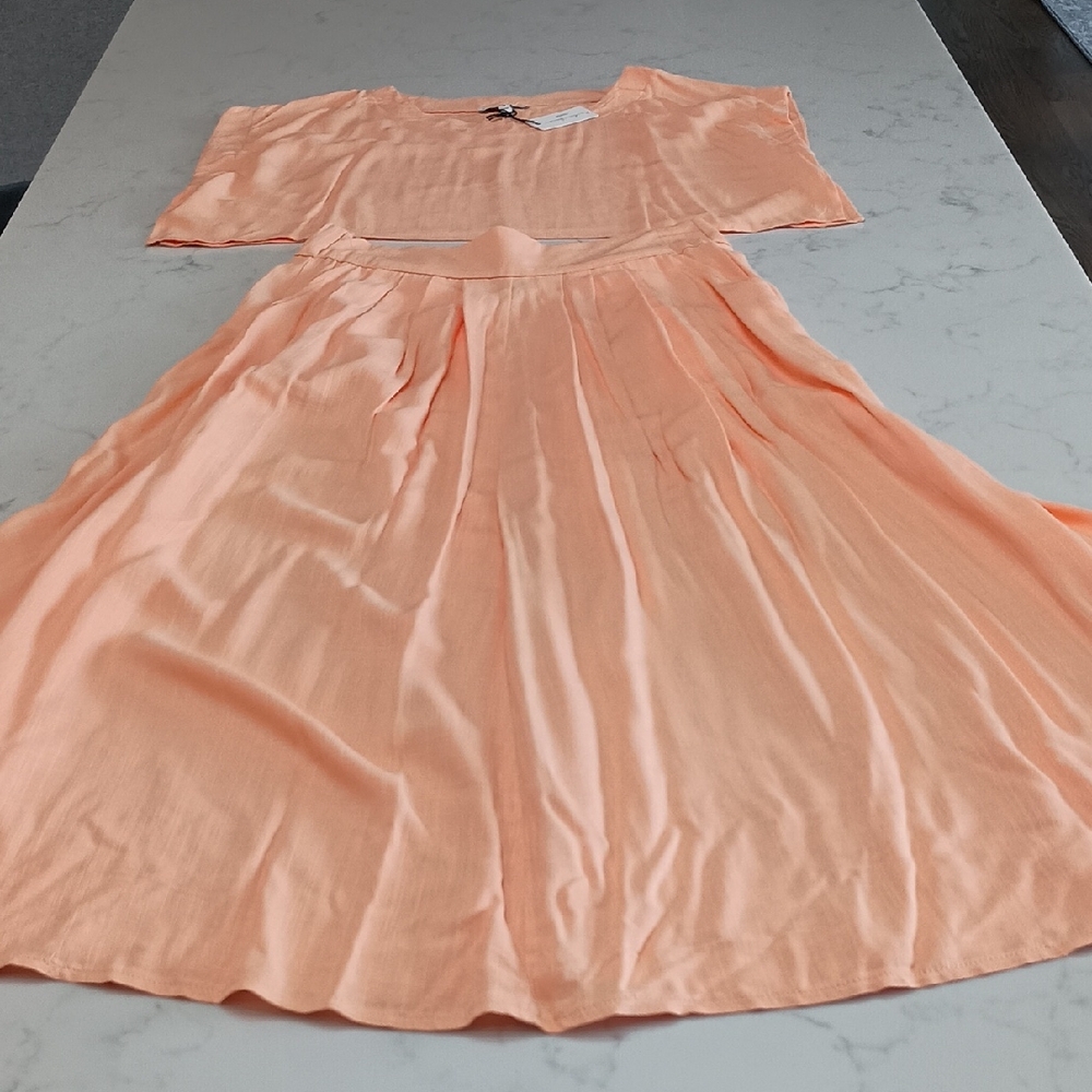 Peach Two-Piece Women's Skirt Set — Lightweight Coordinated Outfit